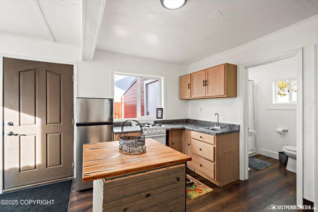 624 Karluk Street, Anchorage, AK 99501