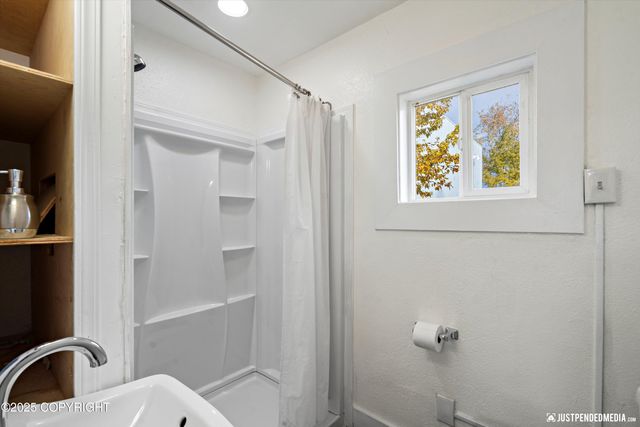 624 Karluk Street, Anchorage, AK 99501