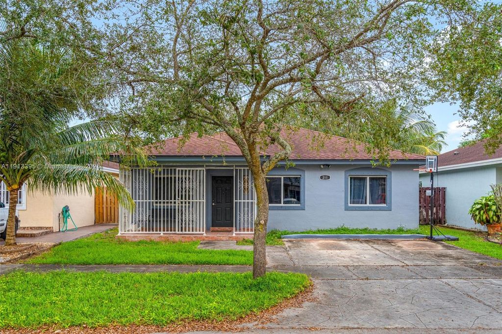 211 SW 15th Ter, Homestead, FL 33030