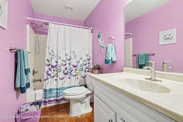 16090 Park Lake Road, East Lansing, MI 48823