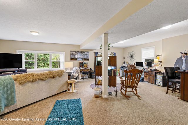 16090 Park Lake Road, East Lansing, MI 48823