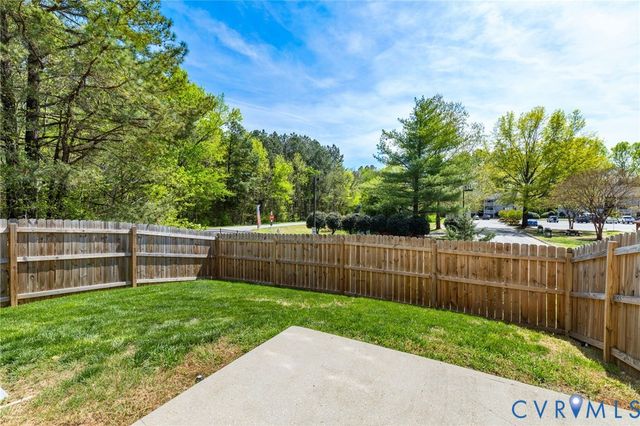 10245 Kestrel Dr, Ashland, VA 23005