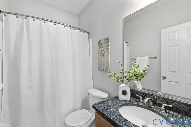 10245 Kestrel Dr, Ashland, VA 23005