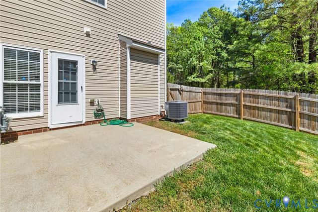 10245 Kestrel Dr, Ashland, VA 23005