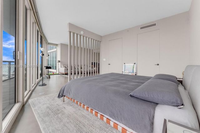 888 Biscayne Blvd 2409, Miami, FL 33132