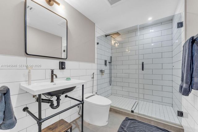 888 Biscayne Blvd 2409, Miami, FL 33132