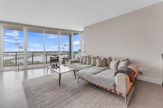 888 Biscayne Blvd 2409, Miami, FL 33132