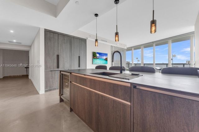 888 Biscayne Blvd 2409, Miami, FL 33132