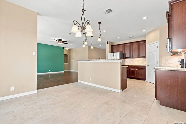 4719 EMDEN HOLW, San Antonio, TX 78247