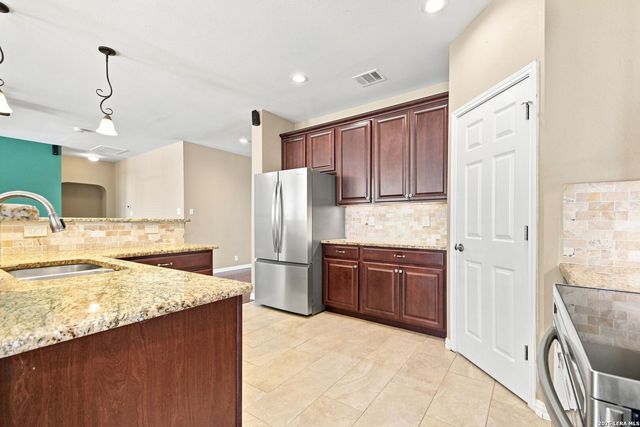 4719 EMDEN HOLW, San Antonio, TX 78247