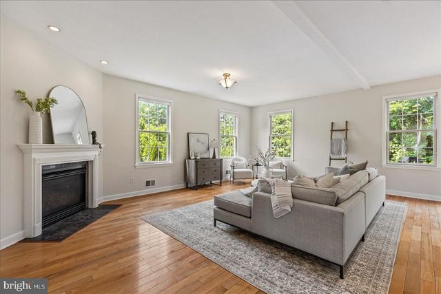 35 LEAVITT LN, Princeton, NJ 08540