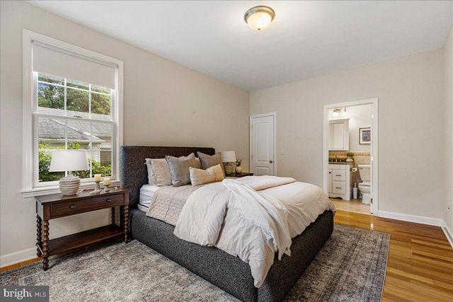 35 LEAVITT LN, Princeton, NJ 08540