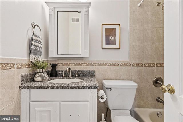 35 LEAVITT LN, Princeton, NJ 08540