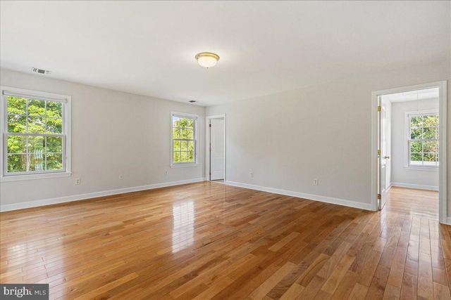 35 LEAVITT LN, Princeton, NJ 08540