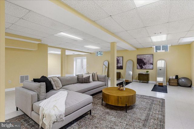 35 LEAVITT LN, Princeton, NJ 08540