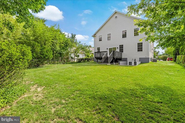 35 LEAVITT LN, Princeton, NJ 08540
