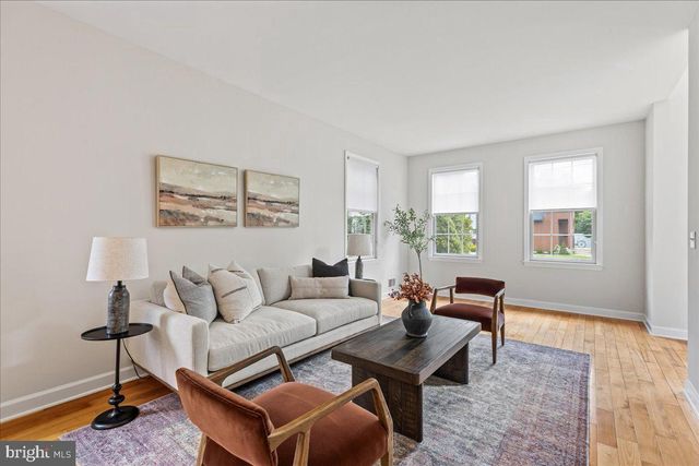 35 LEAVITT LN, Princeton, NJ 08540