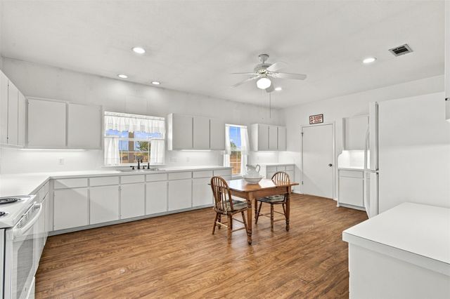 725 County Road 124, Georgetown, TX 78626