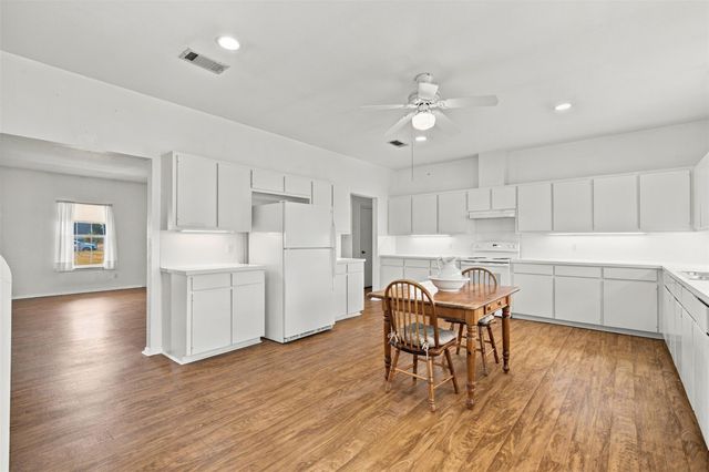725 County Road 124, Georgetown, TX 78626