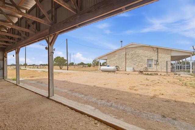 725 County Road 124, Georgetown, TX 78626