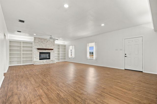 725 County Road 124, Georgetown, TX 78626