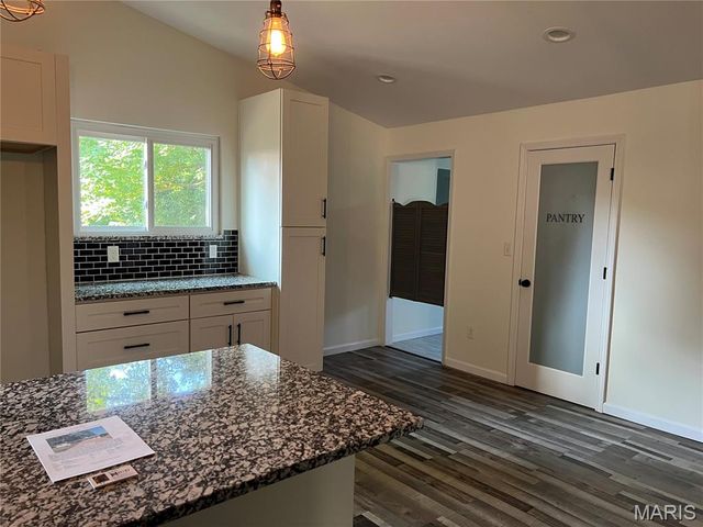 1529 Tryon Drive, Creve Coeur, MO 63146