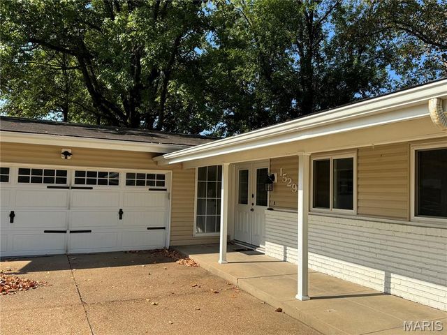 1529 Tryon Drive, Creve Coeur, MO 63146