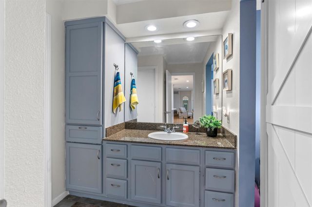 8888 Tallwood DR 1106, Austin, TX 78759