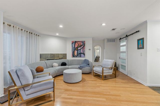 8888 Tallwood DR 1106, Austin, TX 78759