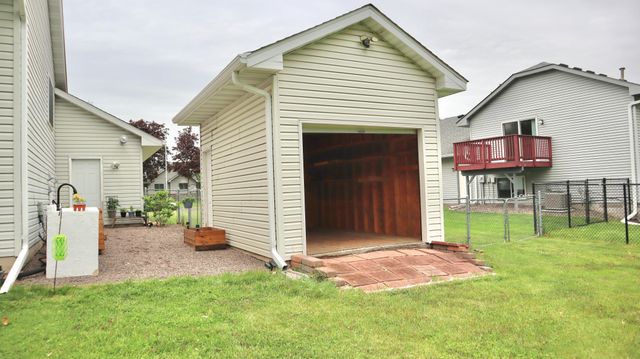5475 273rd Street, Wyoming, MN 55092