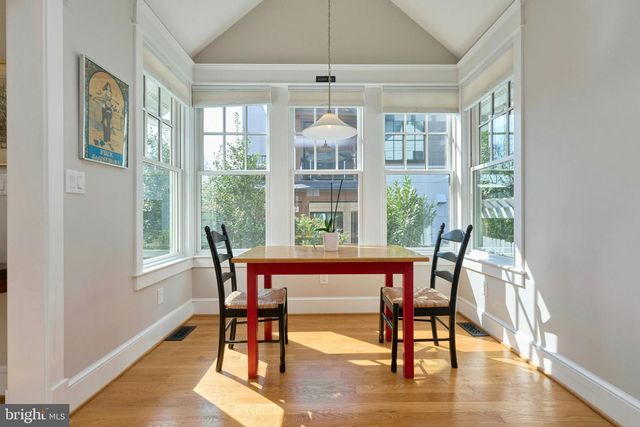 1243 N STUART ST N, Arlington, VA 22201