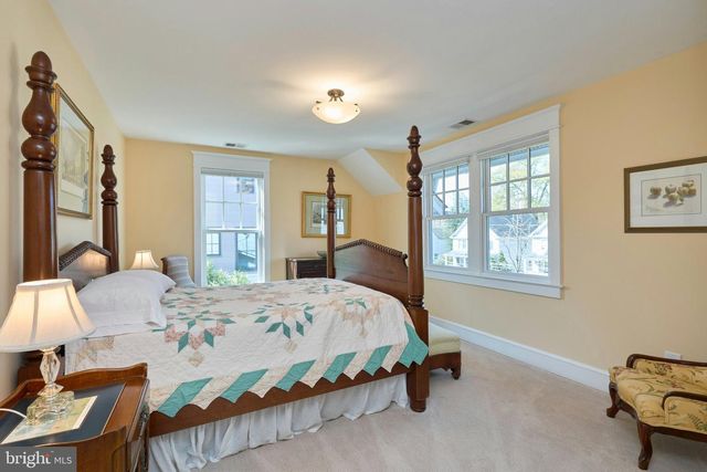 1243 N STUART ST N, Arlington, VA 22201