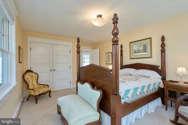 1243 N STUART ST N, Arlington, VA 22201