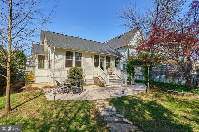 1243 N STUART ST N, Arlington, VA 22201