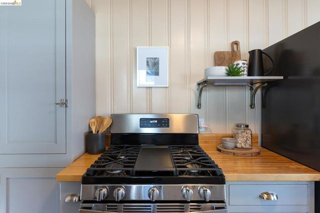 812 E 19Th St, Oakland, CA 94606