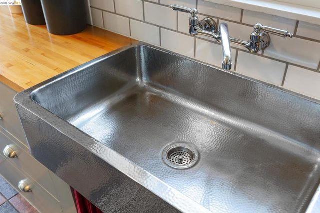 812 E 19Th St, Oakland, CA 94606