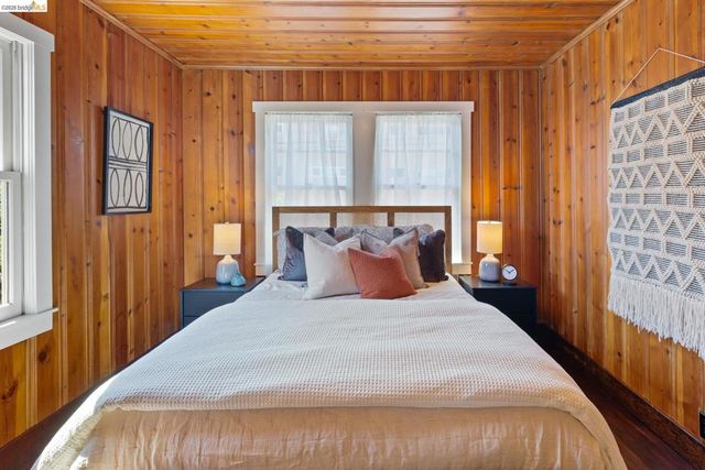 812 E 19Th St, Oakland, CA 94606