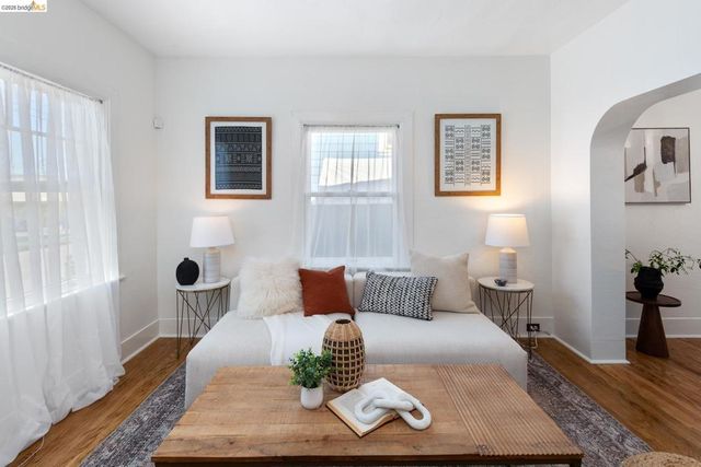 812 E 19Th St, Oakland, CA 94606