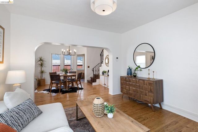 812 E 19Th St, Oakland, CA 94606