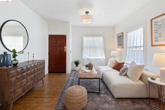 812 E 19Th St, Oakland, CA 94606