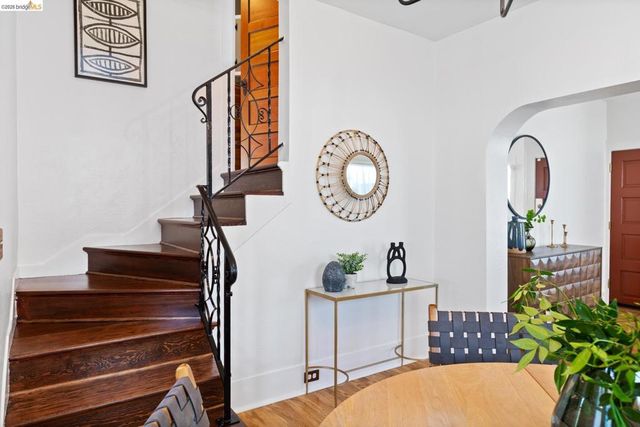 812 E 19Th St, Oakland, CA 94606