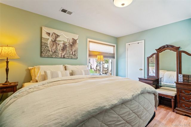 158 Glenmere Way, Holbrook, NY 11741