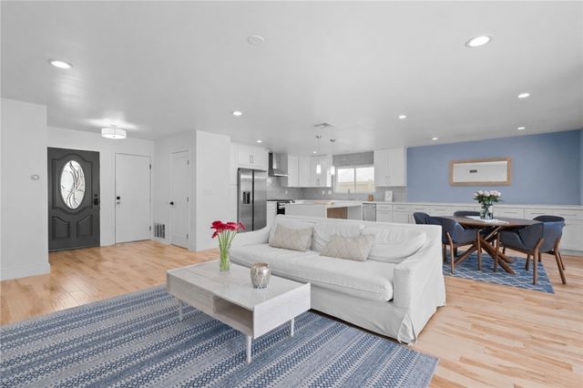 914 Kirkwood, Pasadena, CA 91103