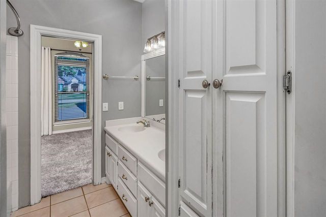 1434 NE Independence, Lawton, OK 73507