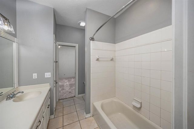 1434 NE Independence, Lawton, OK 73507