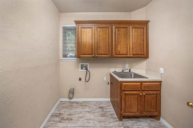 1434 NE Independence, Lawton, OK 73507