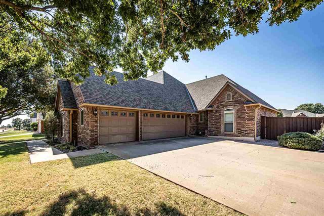 1434 NE Independence, Lawton, OK 73507