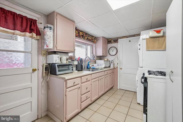 18 W 3RD ST, Marcus Hook, PA 19061