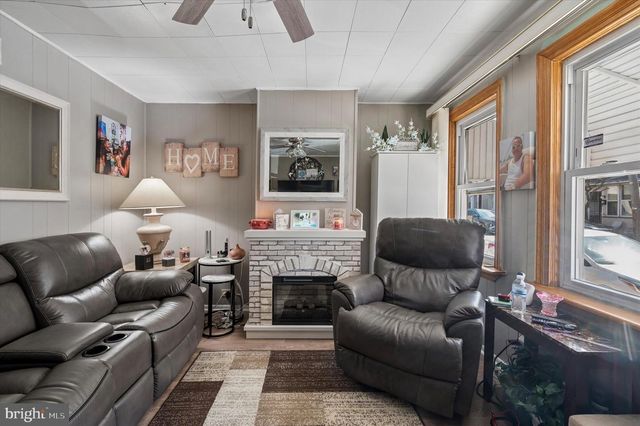 18 W 3RD ST, Marcus Hook, PA 19061