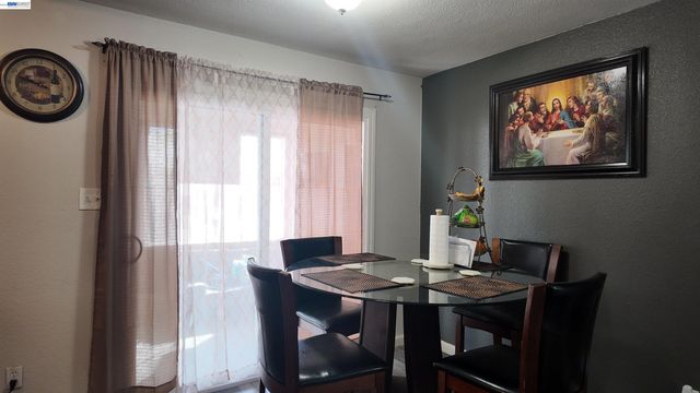 9957 Nebula Way, Sacramento, CA 95827